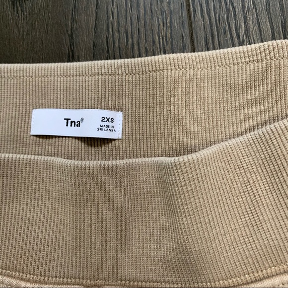 Aritzia sweatpants / joggers - Picture 2 of 4